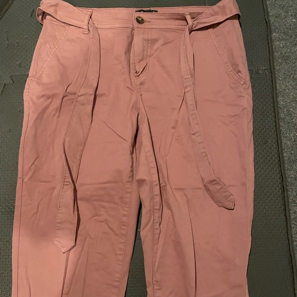 Reitmans Pants w/ Belt - Picture 2 of 4